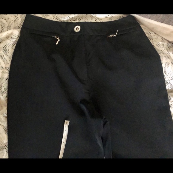 Votre Nom collection pant. Lycra with zip details - Picture 5 of 6